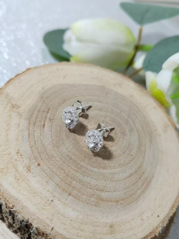 PRZEŚLICZNE SREBRNE KOLCZYKI 1,50 G 925