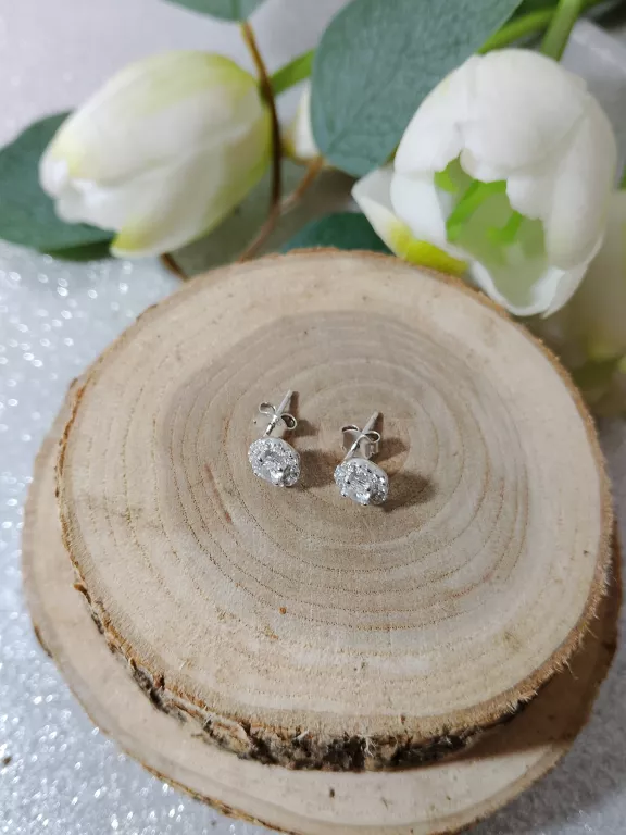 PRZEŚLICZNE SREBRNE KOLCZYKI 1,50 G 925