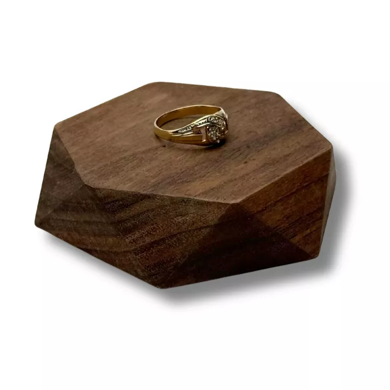 ZŁOTY PIERŚCIONEK PRÓBA 585 ROZMIAR 17 WAGA 2,02G