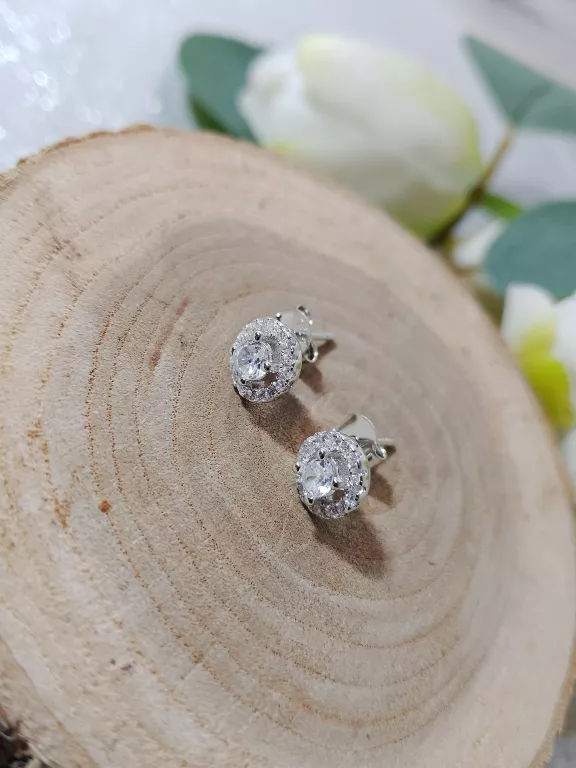 PRZEŚLICZNE SREBRNE KOLCZYKI 1,50 G 925