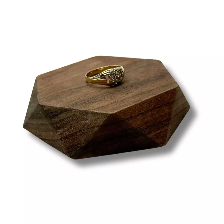 ZŁOTY PIERŚCIONEK PRÓBA 585 ROZMIAR 17 WAGA 2,02G