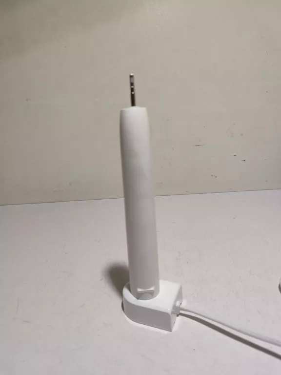 szczoteczka-soniczna-philips-sonicare-hx684p-liczba-koncowek-w-zestawie-2