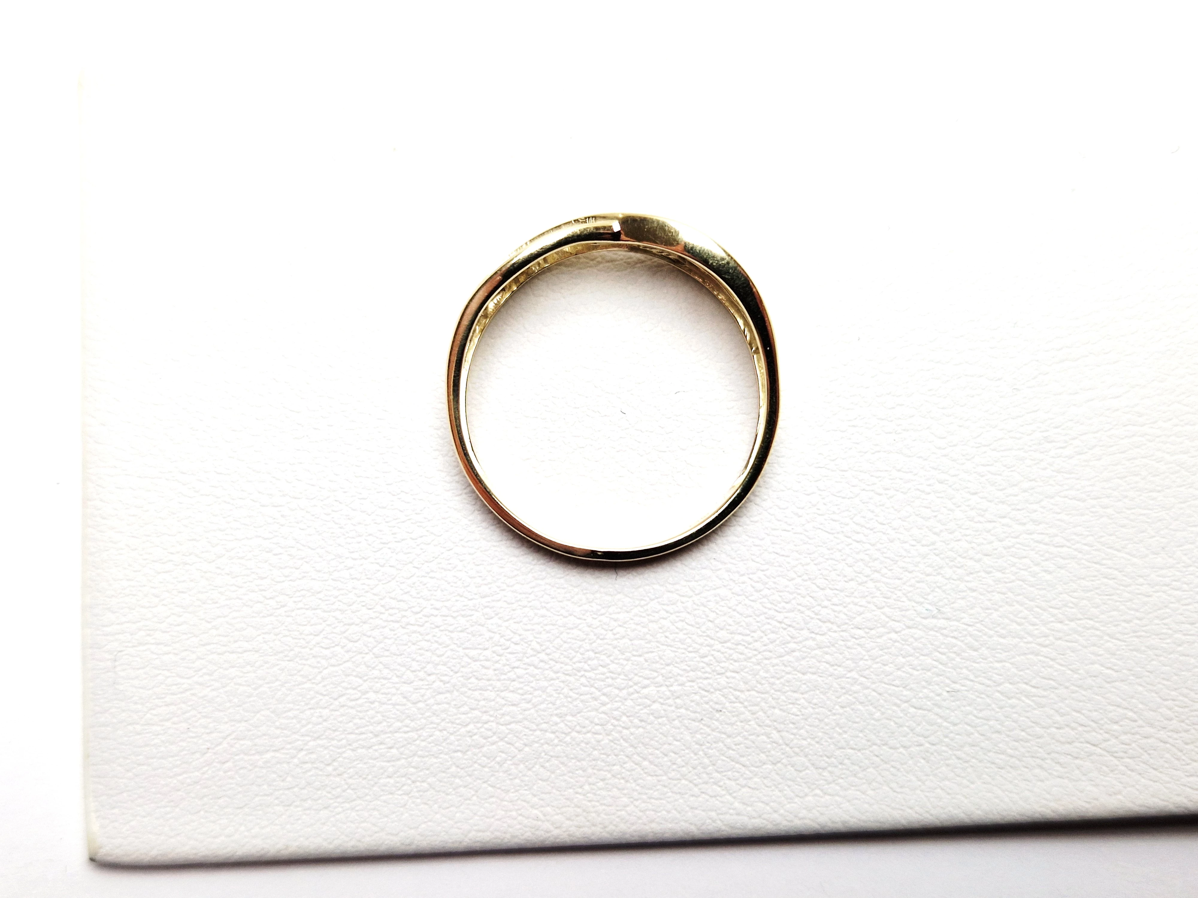 sliczny-zloty-pierscionek-375-207g-r17-kamien-17088-524288