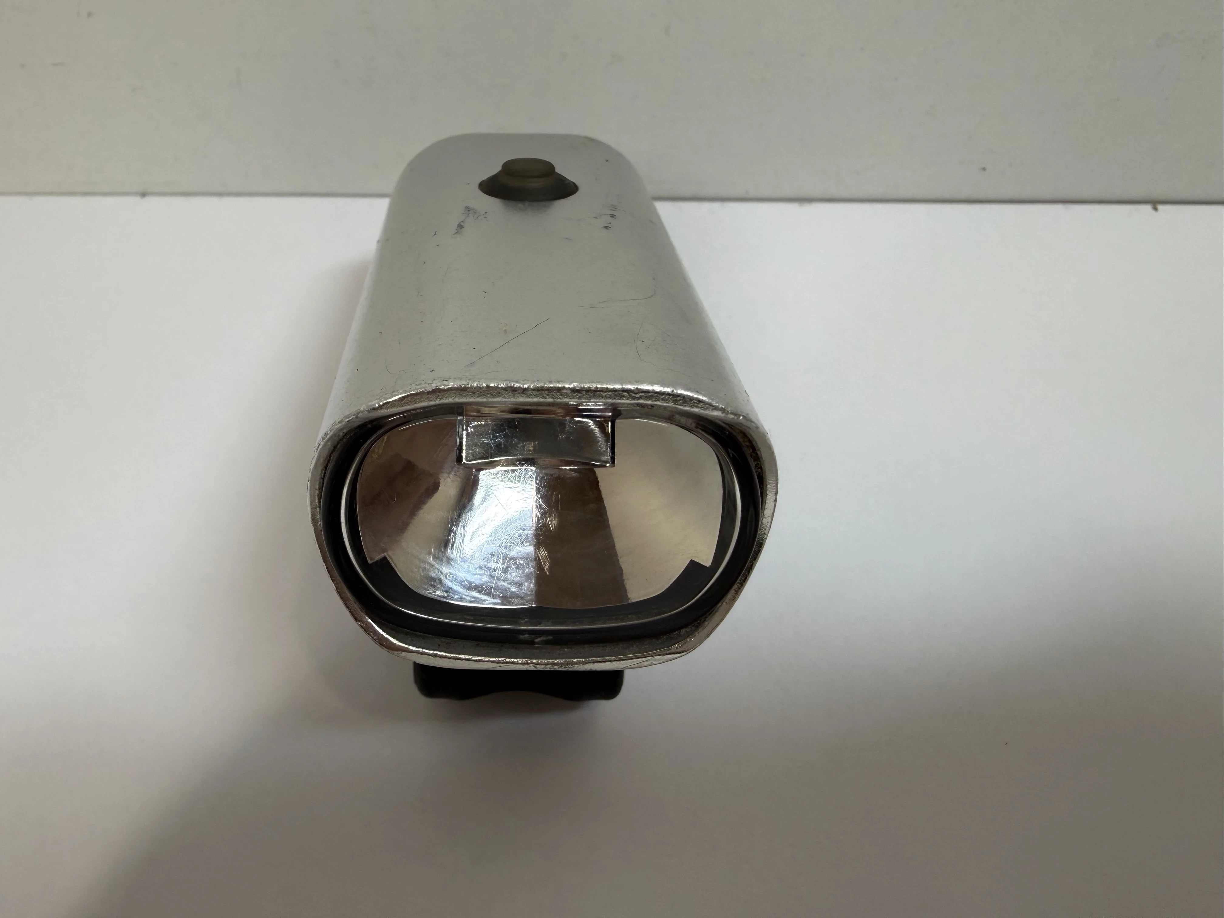 lampka-rowerowa-lezyne-40-ean-gtin-4712806003395