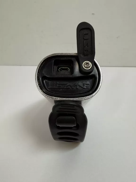 LAMPKA ROWEROWA LEZYNE 40