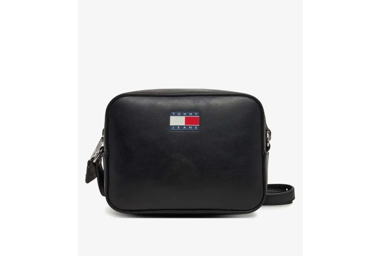 torebka-tommy-jeans-tjw-ess-must-camera-bag-aw0aw16964-czarny-bulwar-ikara-21-wroclaw
