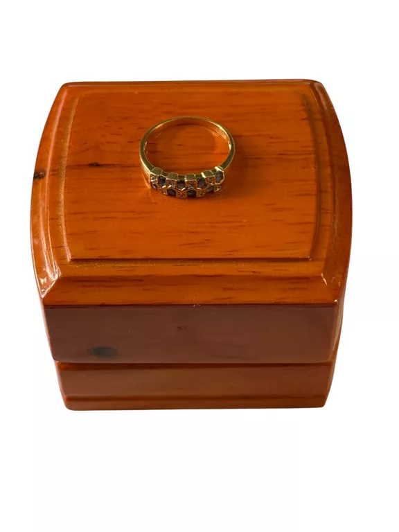 piekny-zloty-pierscionek-750p-diamenciki-material-15835-2