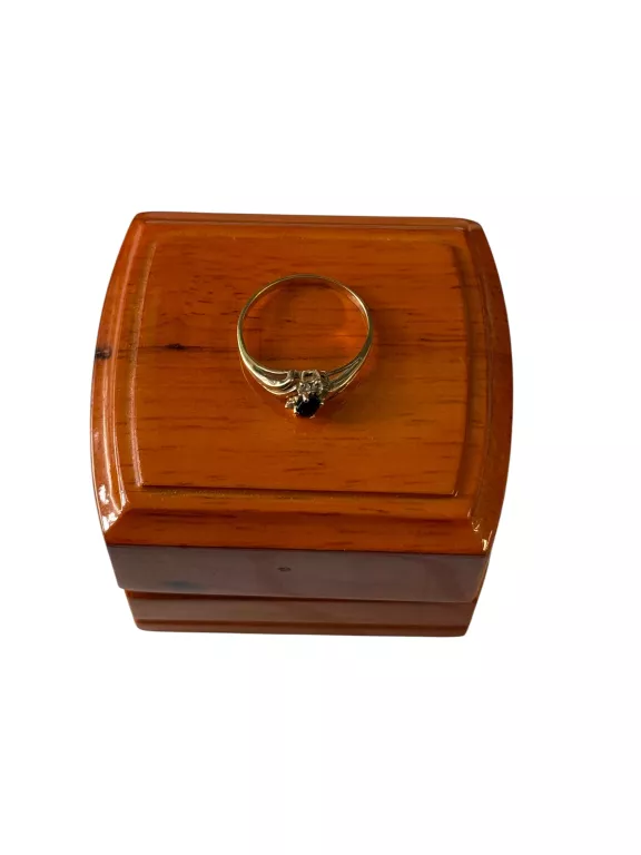 zloty-pierscionek-585-material-15835-2