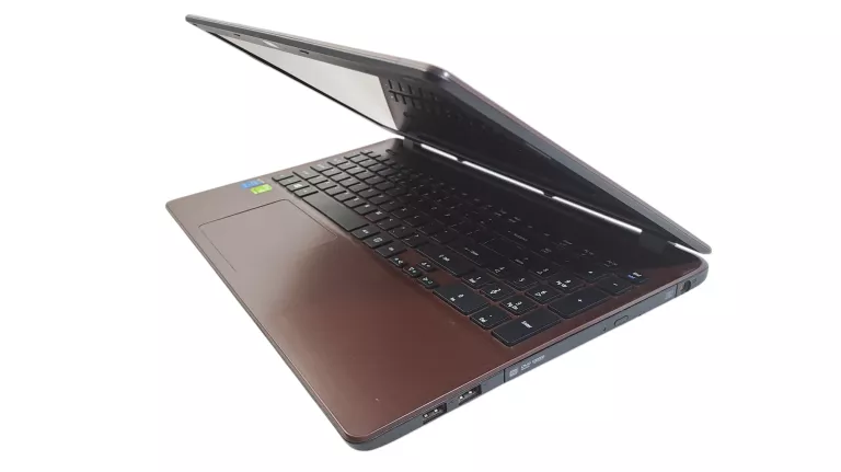 laptop-acer-e5-571g-i3-4gb240-win-10-home-przekatna-ekranu-1560