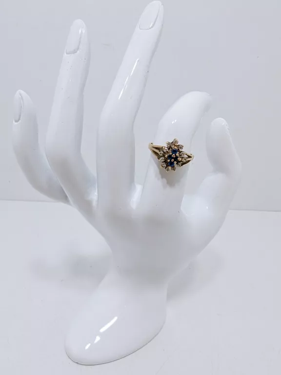 PIERŚCIONEK W TYPIE ROZETY 585 2,67G R12