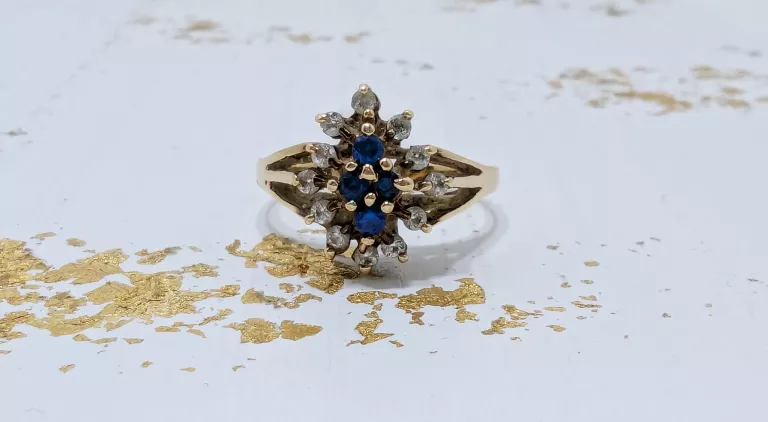 PIERŚCIONEK W TYPIE ROZETY 585 2,67G R12