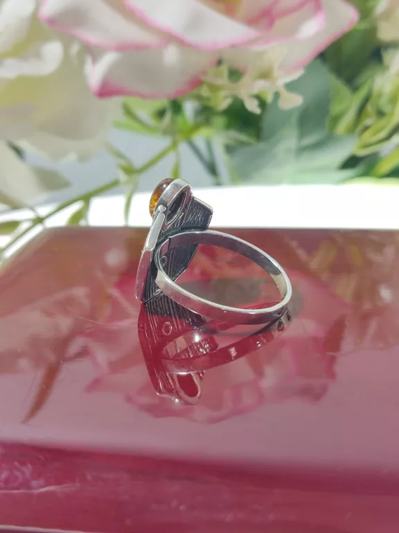 SREBRO - WYRÓB JUBILERSKI UŻYWANY PIERŚCIONEK 3,05 G 925