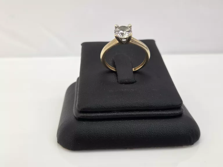 ZŁOTY PIERŚCIONEK Z DUŻĄ CYRKONIĄ 585 2,52 G