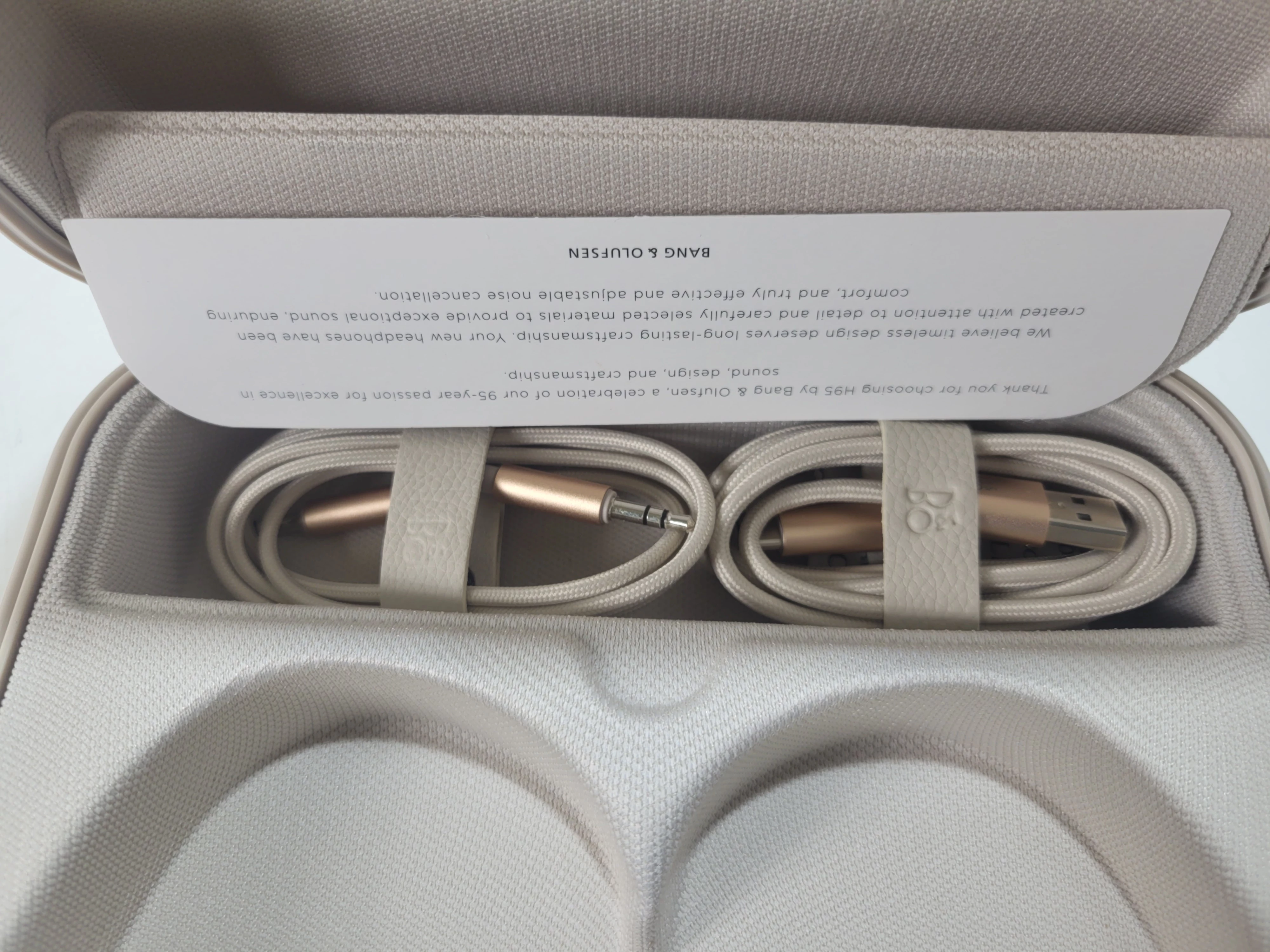 sluchawki-bezprzewodowe-wokoluszne-bang-olufsen-beoplay-h95-kolor-dominujacy-129357-2