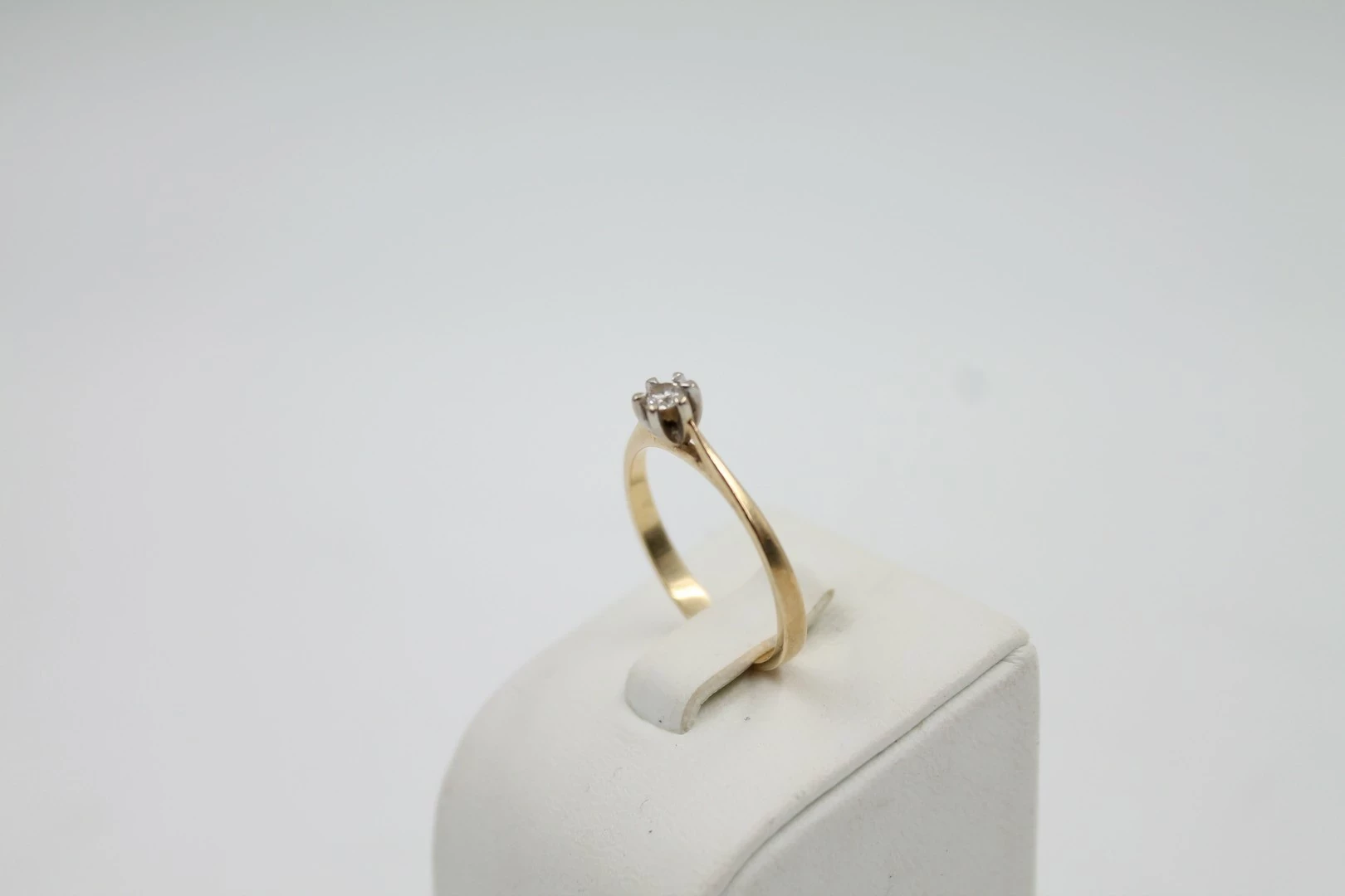 sliczny-zloty-pierscionek-z-cyrkonia-585-r12-stan-11323-2