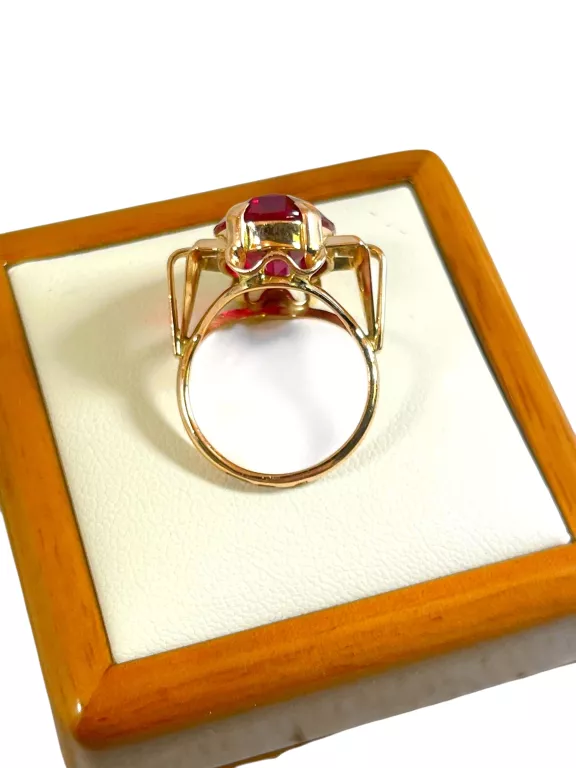 ZŁOTY PIERŚCIEŃ Z KAMIENIEM 585/6,88G R.13