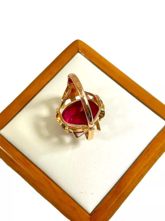 ZŁOTY PIERŚCIEŃ Z KAMIENIEM 585/6,88G R.13