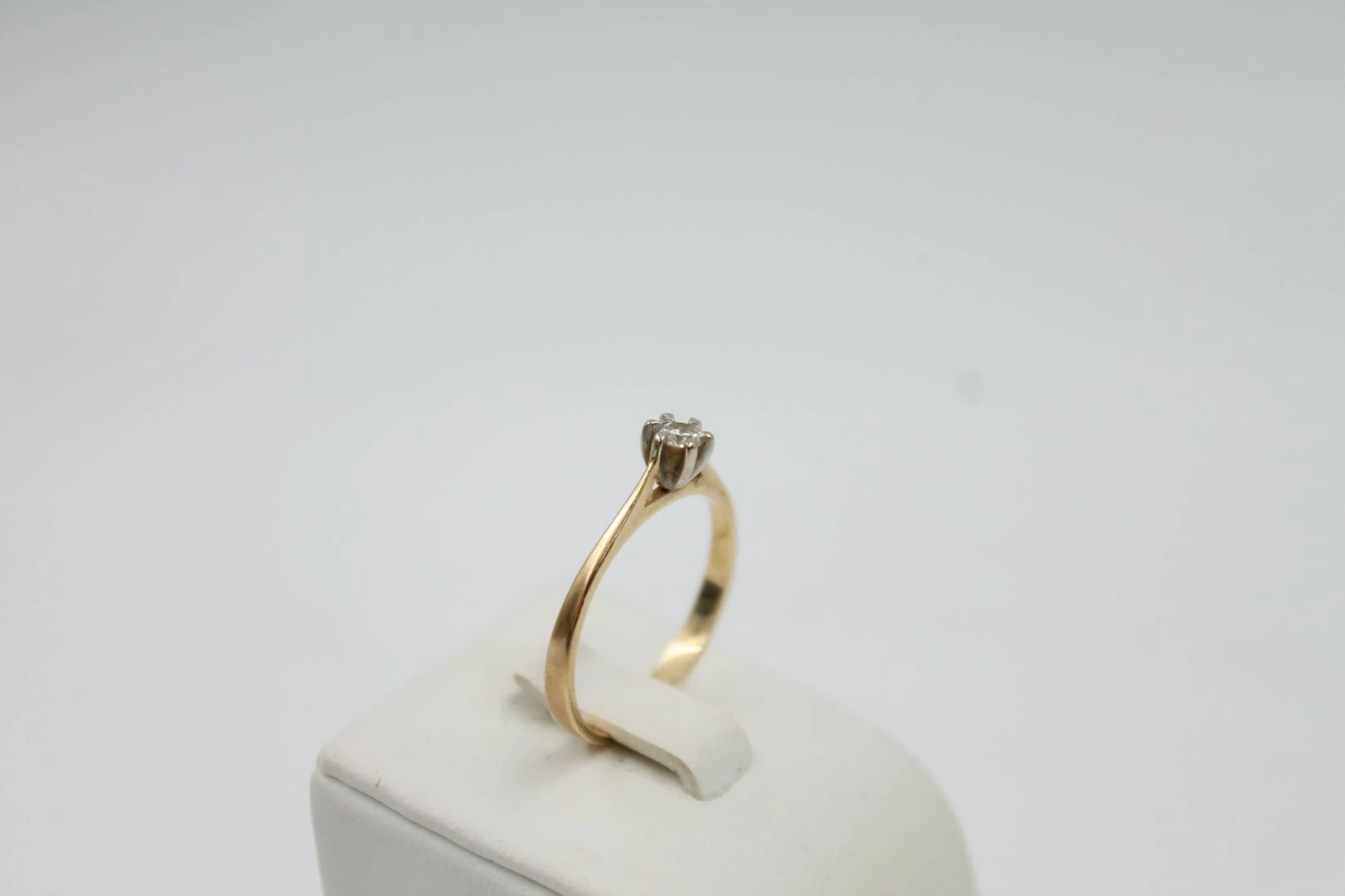 sliczny-zloty-pierscionek-z-cyrkonia-585-r12-material-15835-2