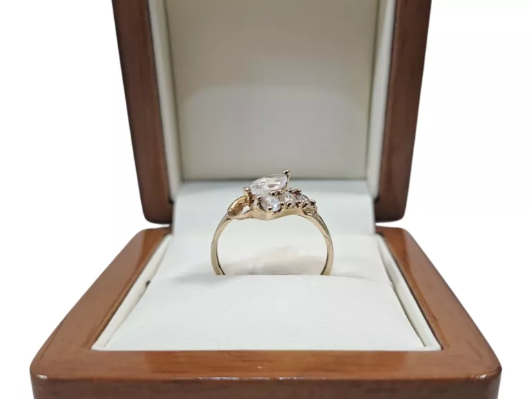 ZŁOTY PIERŚCIONEK Z CYRKONIAMI PR.585 2,27G R:17