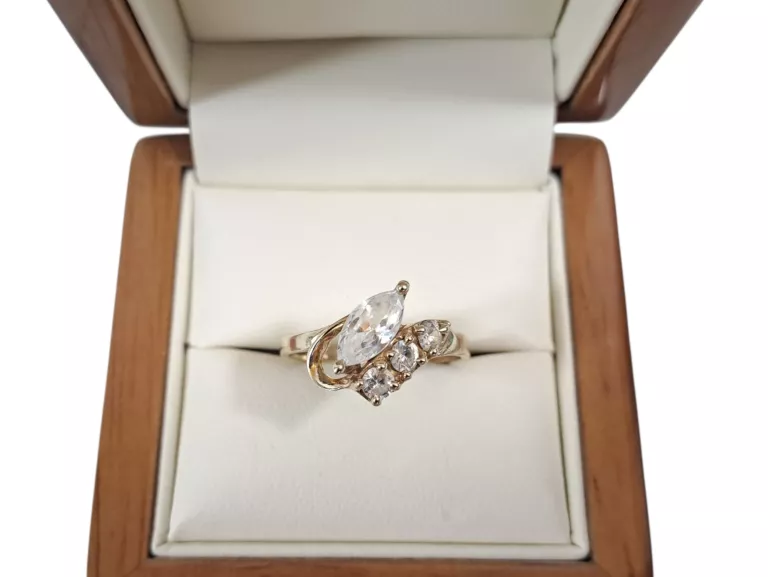 ZŁOTY PIERŚCIONEK Z CYRKONIAMI PR.585 2,27G R:17