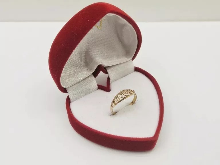 ZŁOLTY PIERŚCIONEK P.585 1,55GR R.15