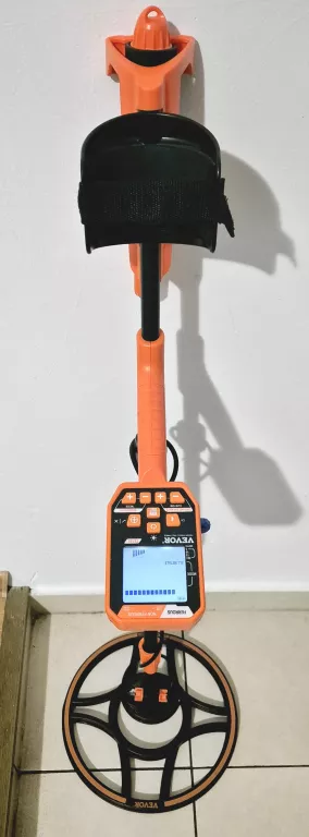 WYKRYWACZ METALU VEVOR TS185