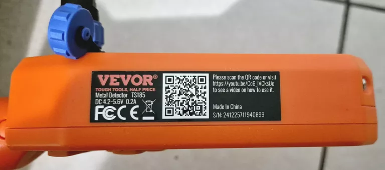 WYKRYWACZ METALU VEVOR TS185