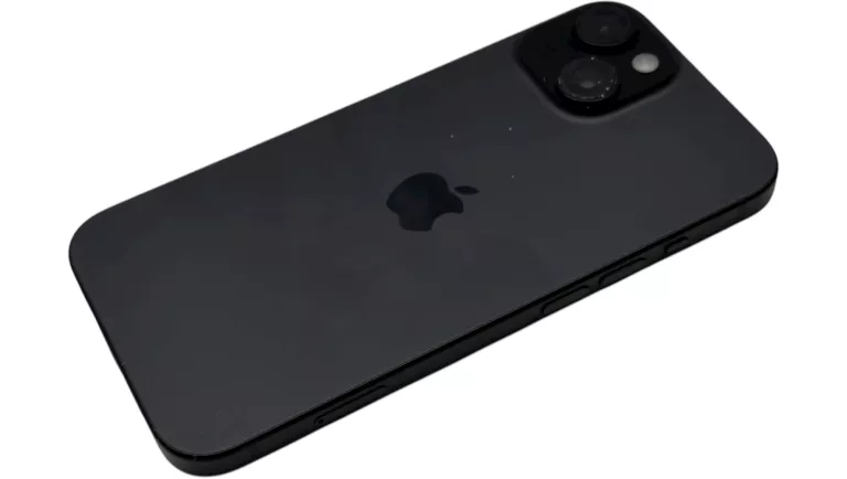 SMARTFON APPLE IPHONE 15 6 GB / 128 GB 5G CZARNY