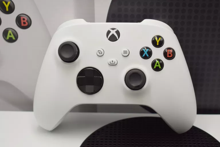 KONSOLA XBOX ONE S BIAŁA 512 GB Z 1 PADEM GWARANCJA