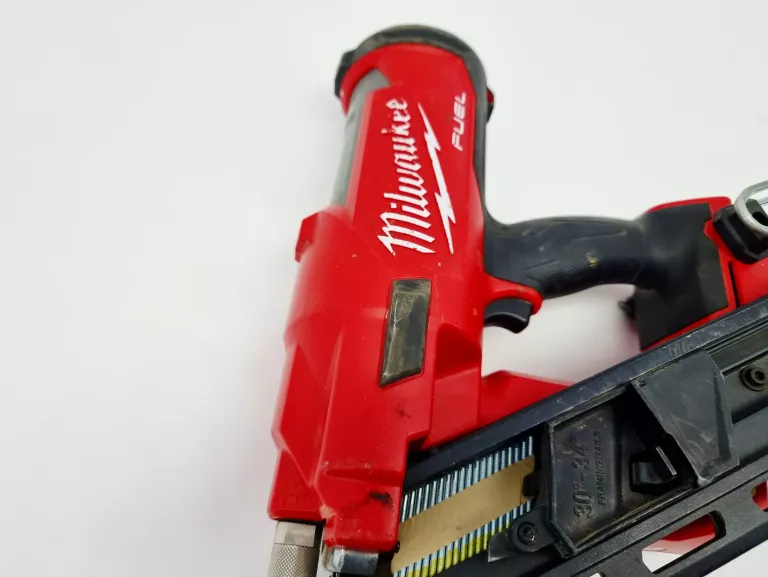 GWOŹDZIARKA MILWAUKEE M18 FFN
