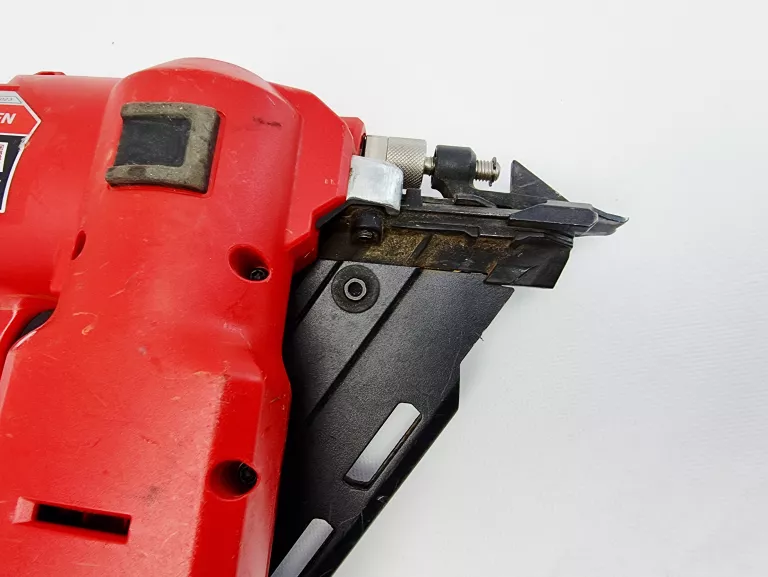 GWOŹDZIARKA MILWAUKEE M18 FFN