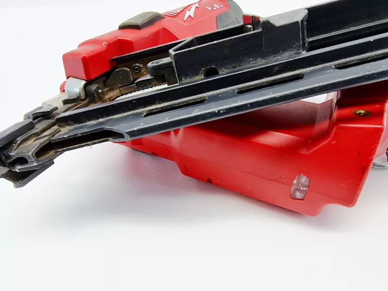 GWOŹDZIARKA MILWAUKEE M18 FFN