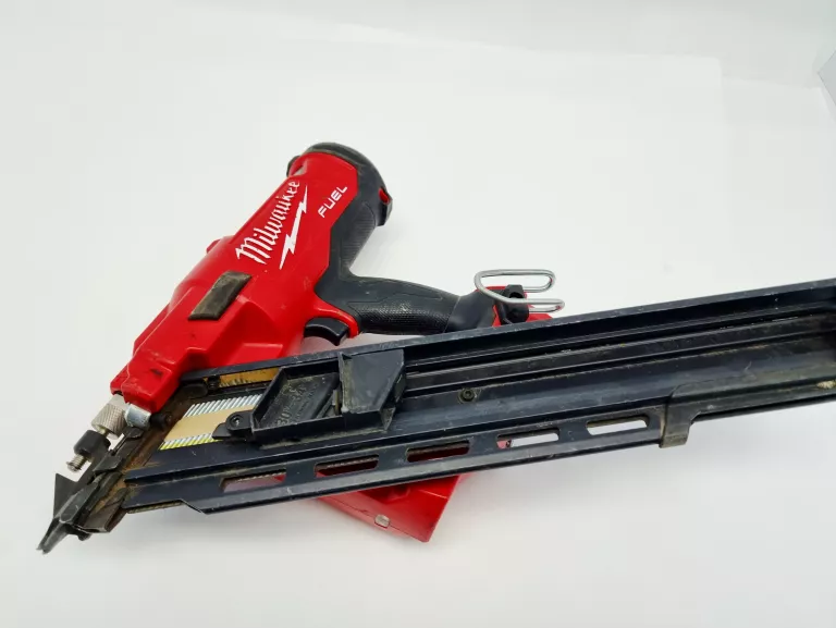 GWOŹDZIARKA MILWAUKEE M18 FFN