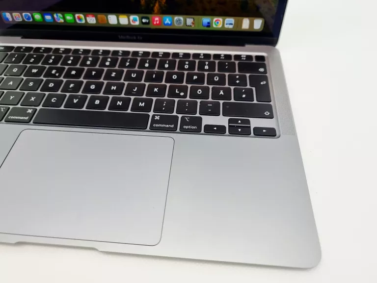 LAPTOP APPLE MACBOOK AIR APPLE M 8 GB / 256 GB