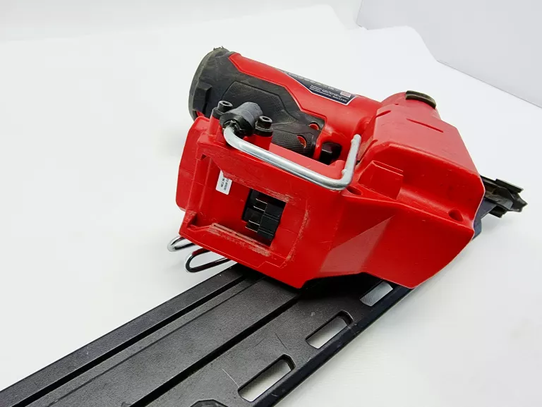 GWOŹDZIARKA MILWAUKEE M18 FFN
