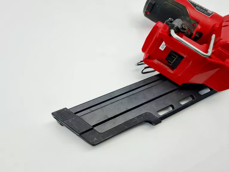 GWOŹDZIARKA MILWAUKEE M18 FFN