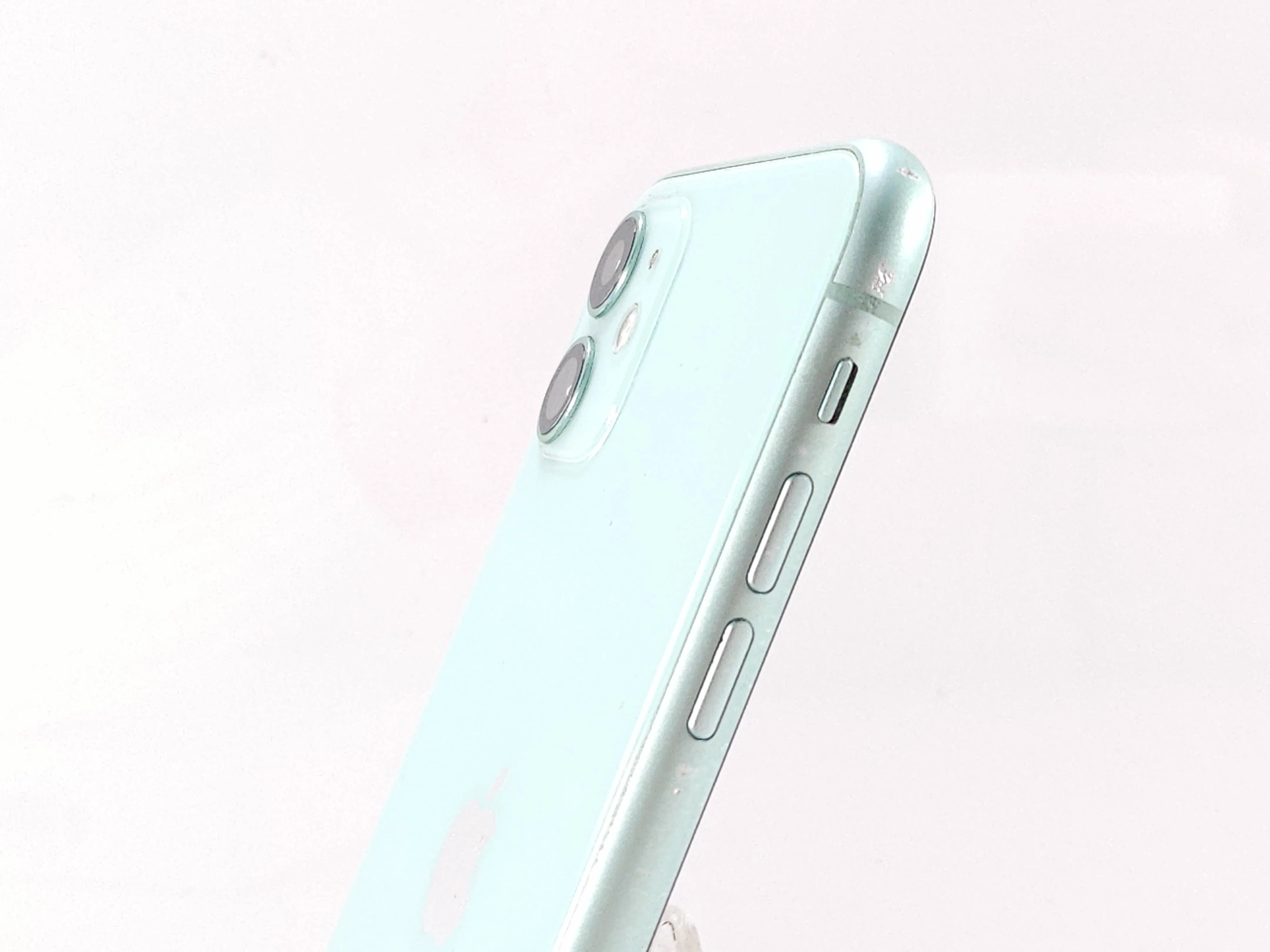 telefon-iphone-11-64gb-72-kondycja-baterii-zielony-przekatna-ekranu-610