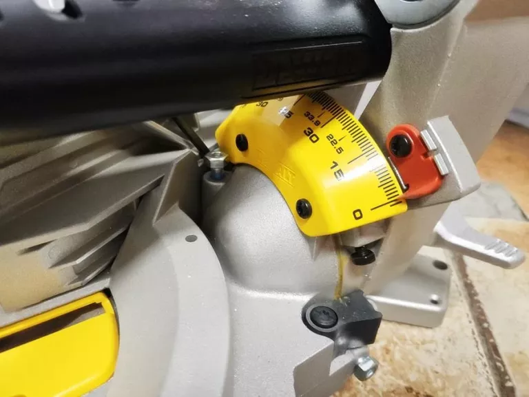 UKOŚNICA DEWALT DWS780-QS