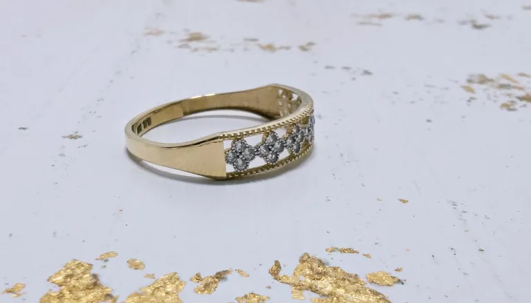 PIERŚCIONEK Z KONICZYNĄ 585 1,53G R22