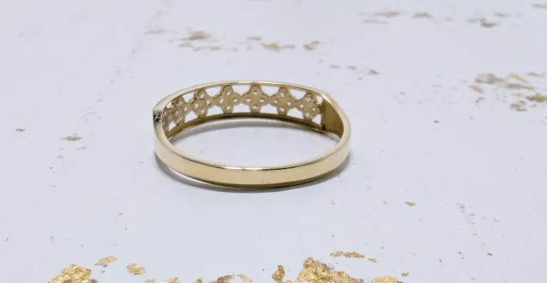 PIERŚCIONEK Z KONICZYNĄ 585 1,53G R22