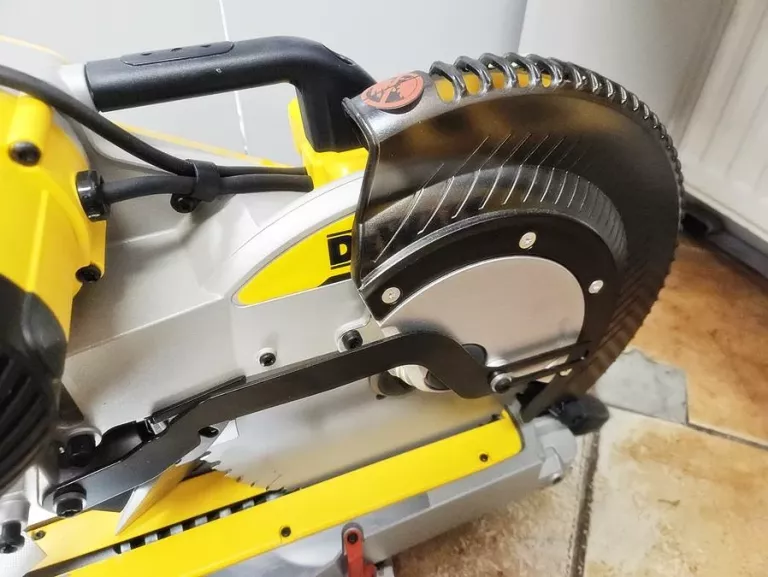 UKOŚNICA DEWALT DWS780-QS