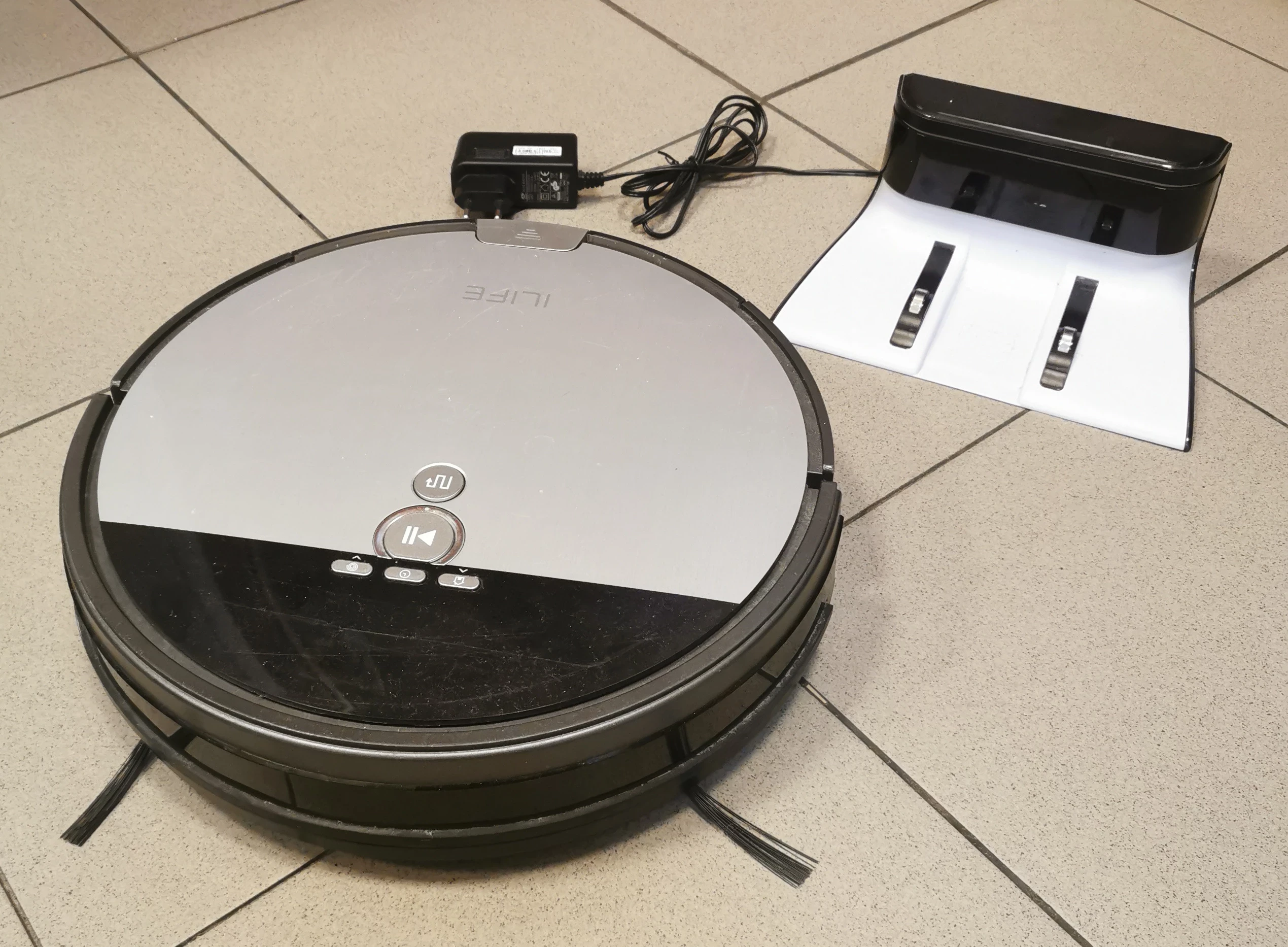 odkurzacz-robot-ilife-v8s-struga-2-lodz-nowa