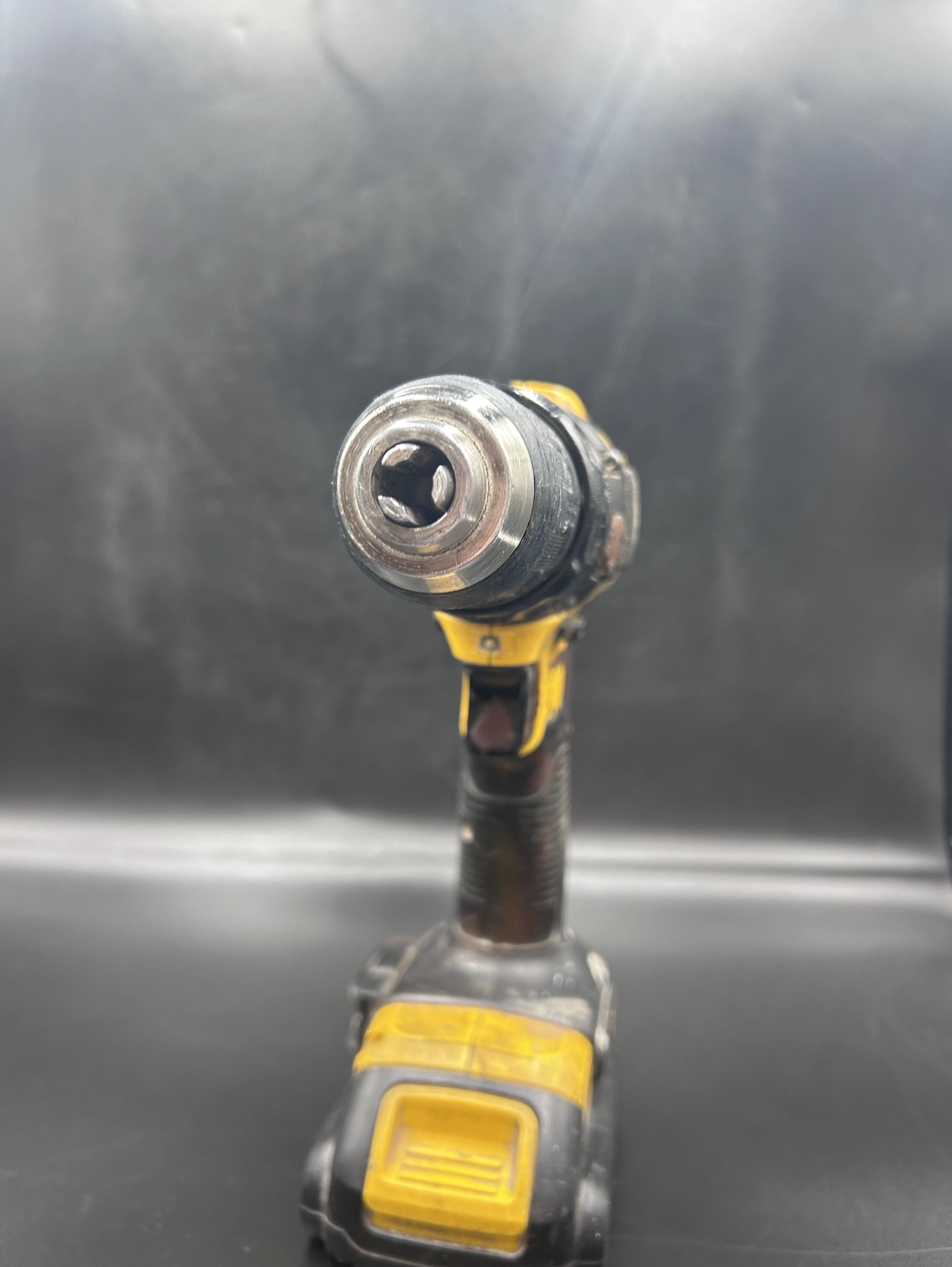 wkretarka-dewalt-dcd780-2-baterie-ladowarka-rodzaj-silnika-204657-221321