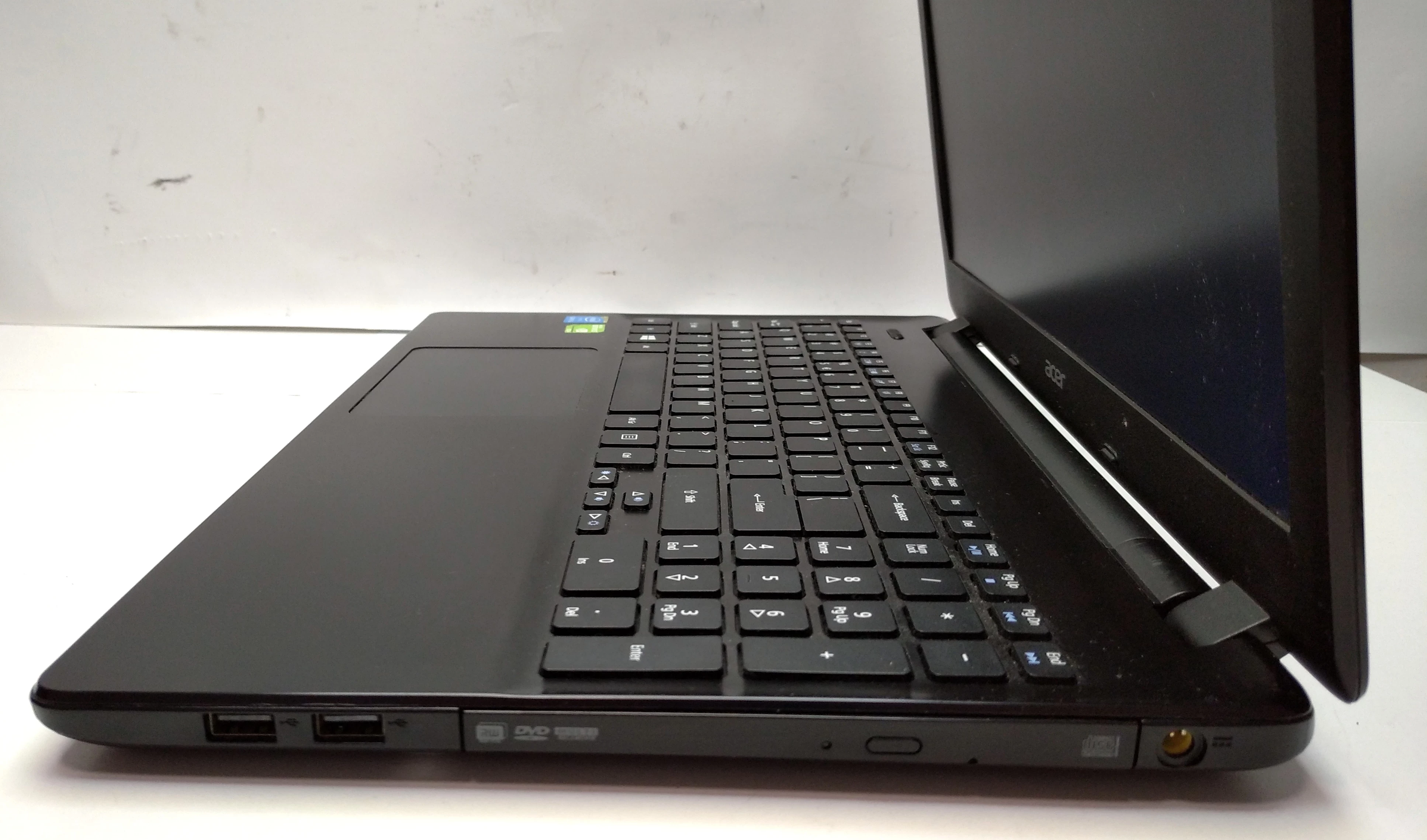 laptop-acer-aspire-e5-571g-8-gb-1-tb-i5-5200u-win-10-home-zasilacz-kod-producenta-nxmrfeh019