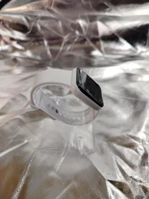 ZEGAREK ELEKTRONICZNY BIAŁY