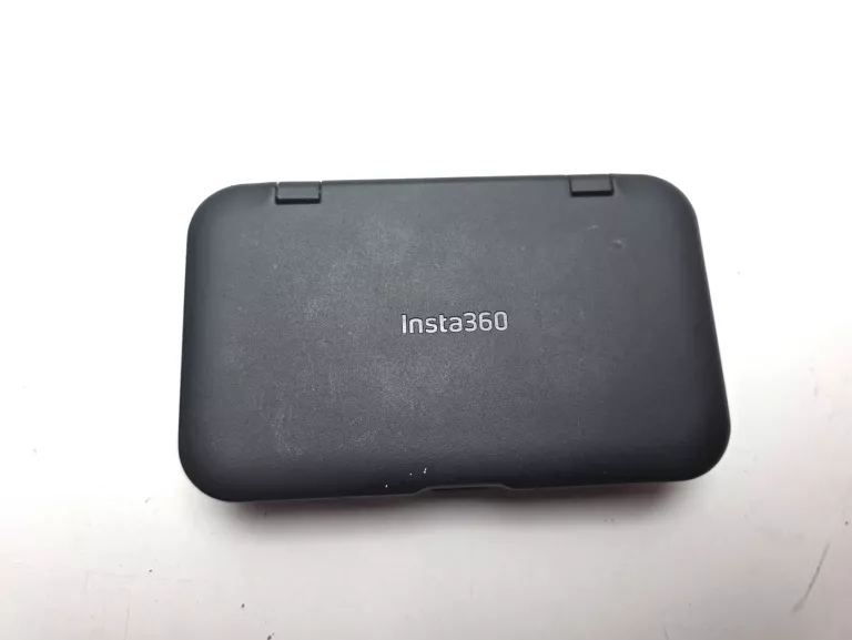 insta360-ladowarka-przenosna-portable-charging-case-niepodleglosci-393-gryfice