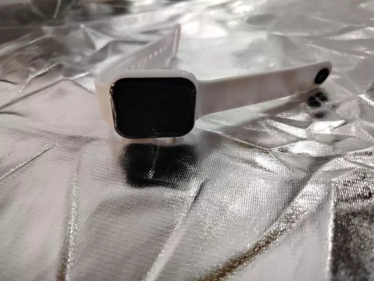 ZEGAREK ELEKTRONICZNY BIAŁY