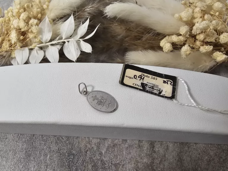 biale-zloto-medalik-585-094g-stan-11323-2