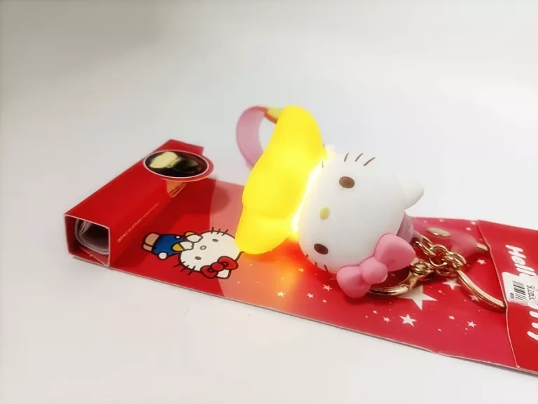 BRELOK/ZAWIESZKA ŚWIECĄCA HELLO KITTY MY MELODY JASNO RÓŻOWA