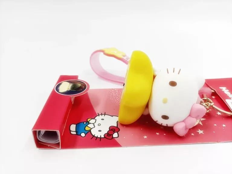BRELOK/ZAWIESZKA ŚWIECĄCA HELLO KITTY MY MELODY JASNO RÓŻOWA